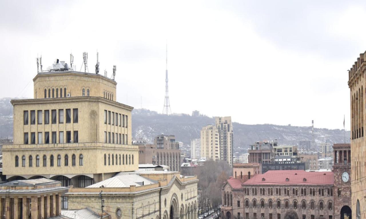 Byuzand7 New Building In Republic Square 예레반 외부 사진